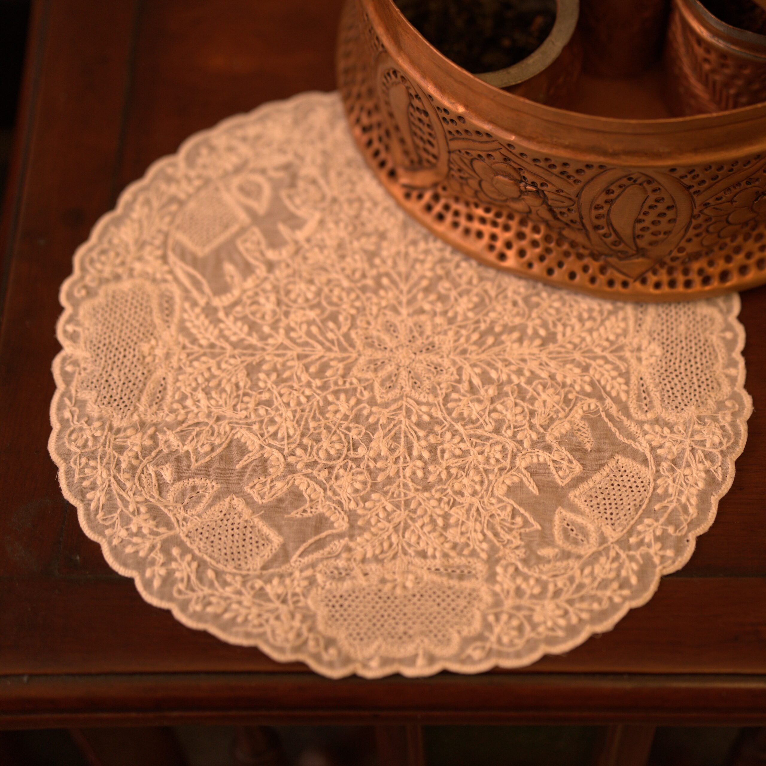 Classic Bloom Round Chikankari Coaster Set