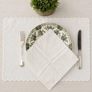 The Silhouette Suite Vine Napkin